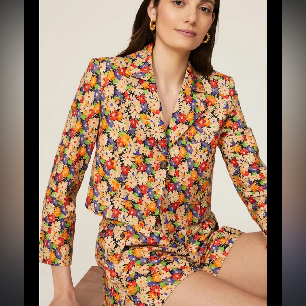 Floral Women's Jacket Set With Shorts